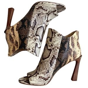 EUC Vince Camuto Leather Aritziana Heeled Open Toe Booties Size 8.5